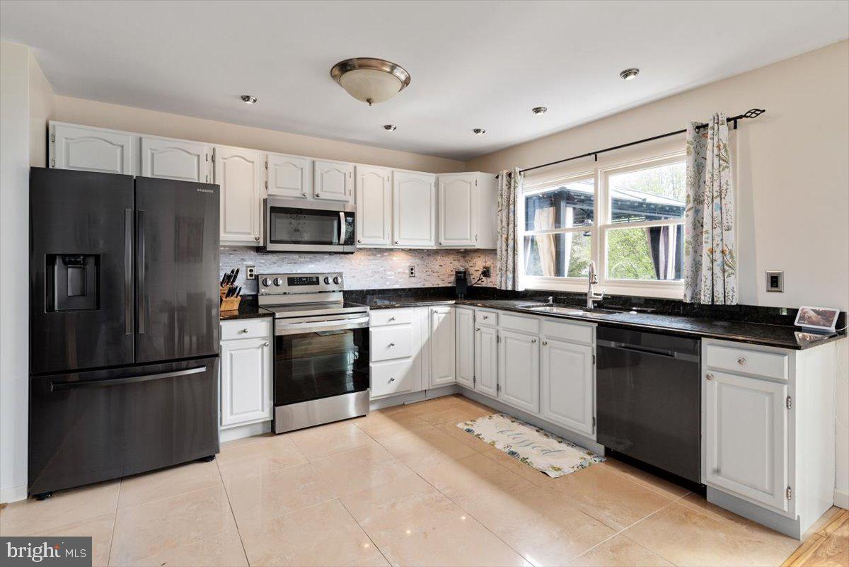 1425 Evergreen Road Severn, MD 21144 - Photo 6 of 36