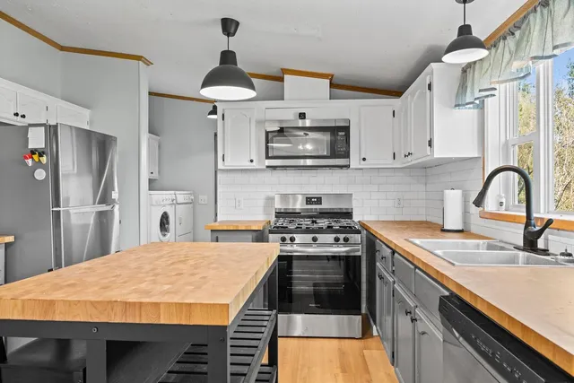 $274,900 | W5685 County Road O, Endeavor, WI 53930