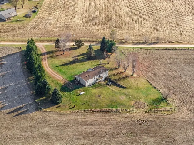 $274,900 | W5685 County Road O, Endeavor, WI 53930