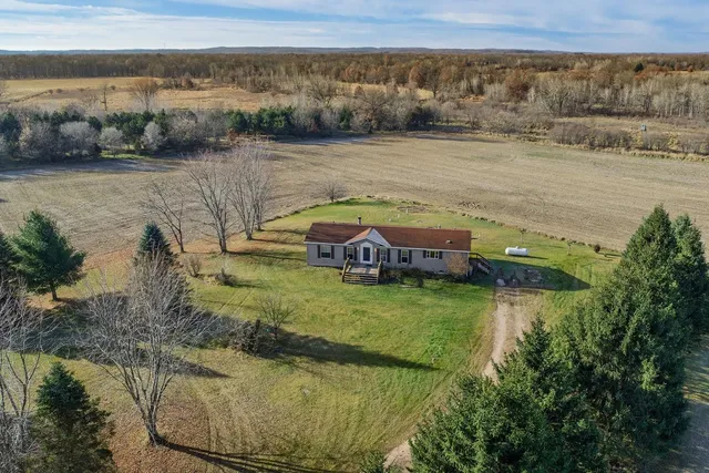 $274,900 | W5685 County Road O, Endeavor, WI 53930