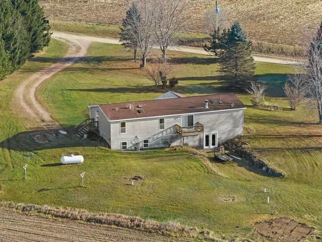 $274,900 | W5685 County Road O, Endeavor, WI 53930
