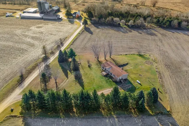 $274,900 | W5685 County Road O, Endeavor, WI 53930