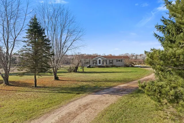 $274,900 | W5685 County Road O, Endeavor, WI 53930