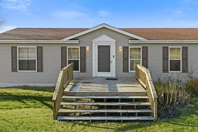 $274,900 | W5685 County Road O, Endeavor, WI 53930