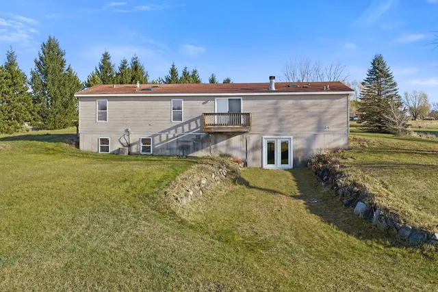 $274,900 | W5685 County Road O, Endeavor, WI 53930