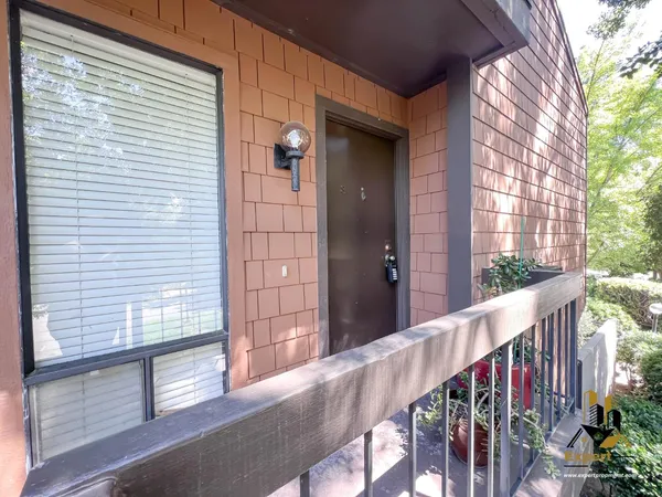 $1,450 | 887 Woodside Lane East, Unit 3, Sacramento, CA 95825