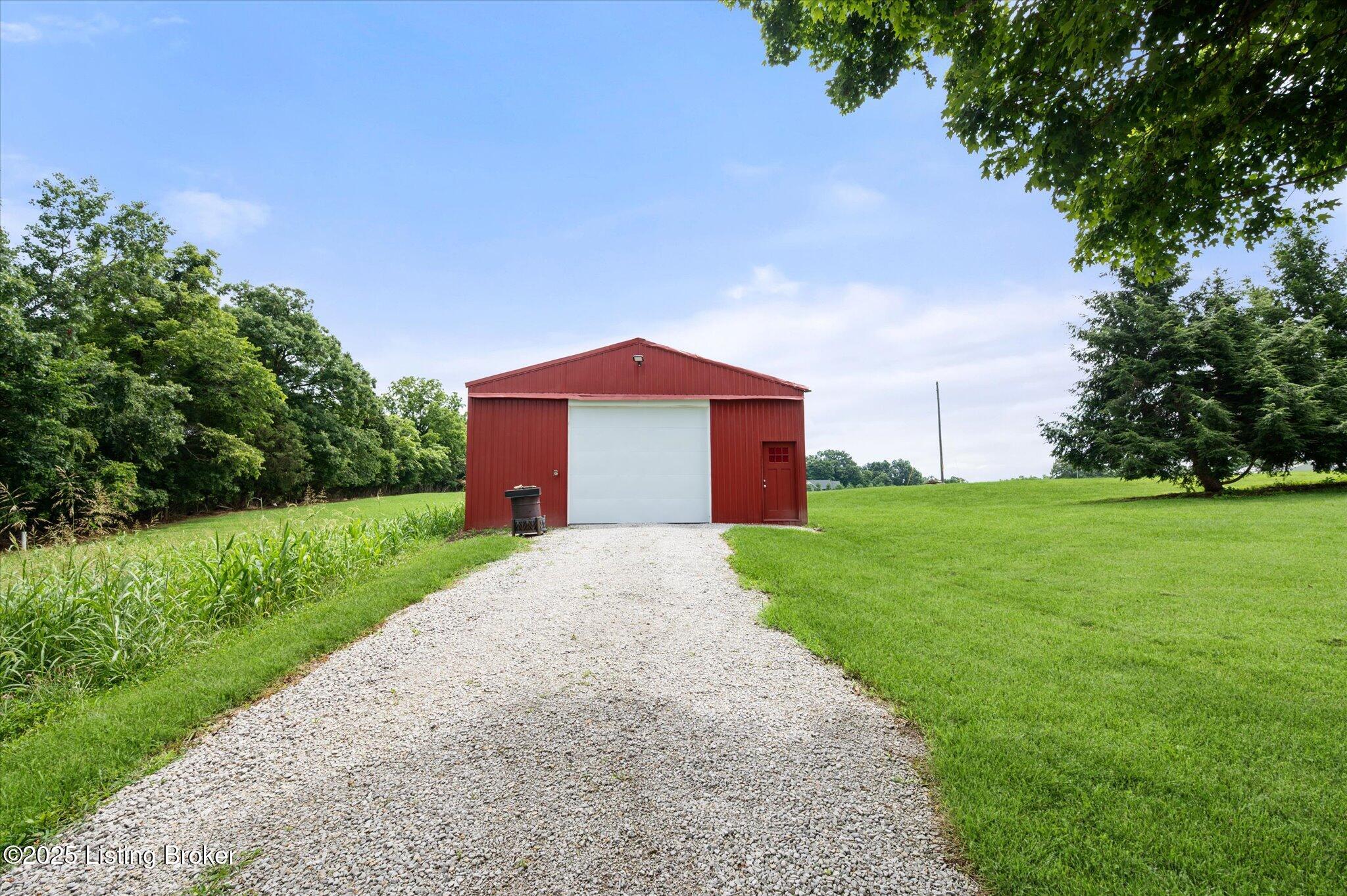 638 Light Lane Shepherdsville, KY 40165 - Photo 35 of 58 069-638 Lights Ln-0021