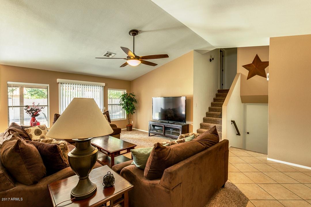 726 South Riata Street Gilbert, AZ 85296 - Photo 4 of 42 04-Riata