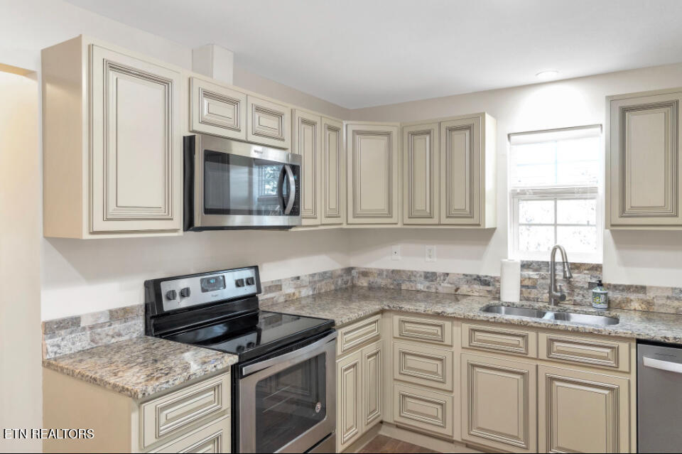 1510 Middlesettlements Road Maryville, TN 37801 - Photo 4 of 19 IMG_6584