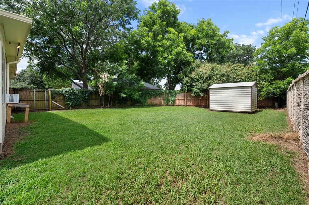 412 Springhill Court Burleson, TX 76028 - Photo 32 of 36