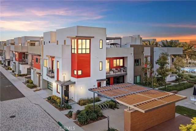 $1,688,000 | 419 Transport, Tustin, CA 92782