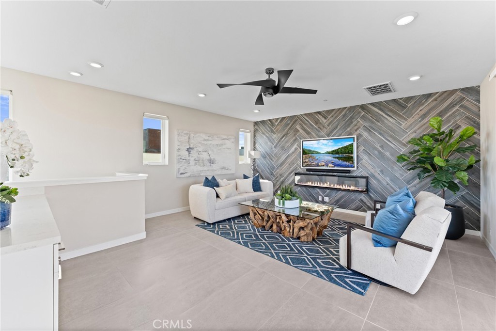 419 Transport Tustin, CA 92782 - Photo 34 of 58 a living room with furniture