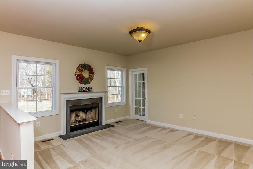 16522 Gaines Road Broad Run, VA 20137 - Photo 13 of 30 Family Room