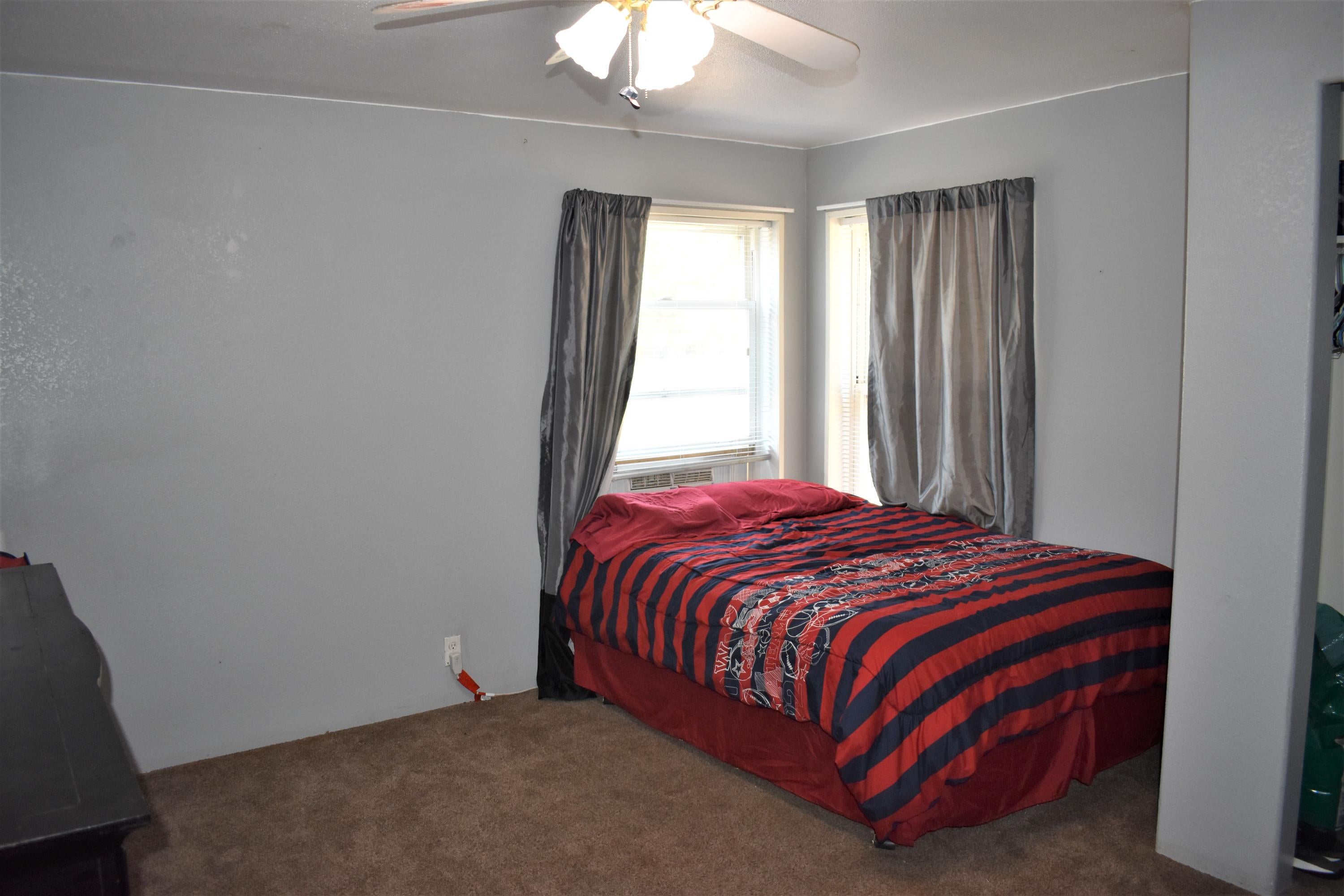 152229 Silver Spur Road La Pine, OR 97739 - Photo 23 of 41 Guest Bedroom 1