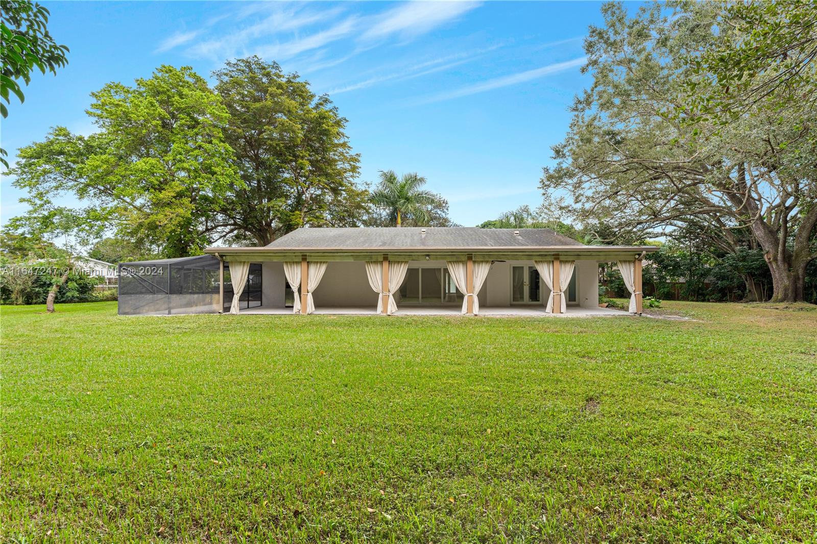 6331 Southwest 186th Way Southwest Ranches, FL 33332 - Photo 8 of 45 Gallery Image 8