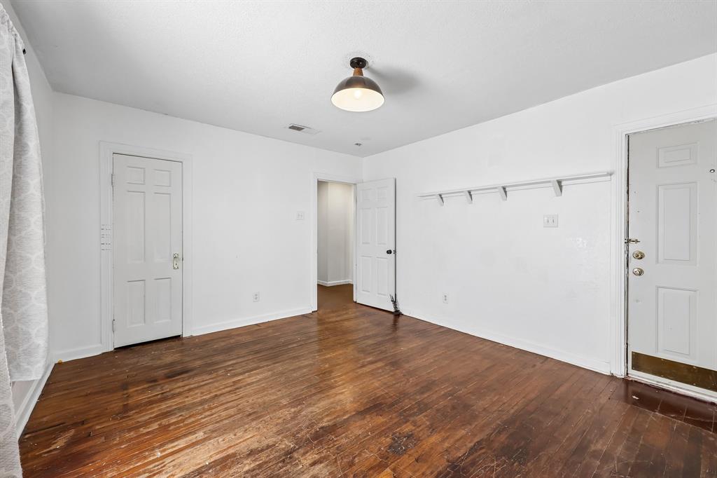 1215 Churchill Road River Oaks, TX 76114 - Photo 5 of 7