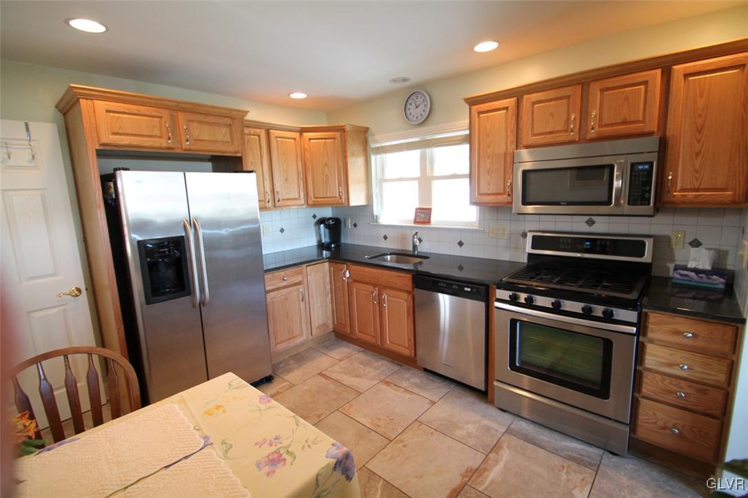 844 Elm Road Hellertown, PA 18055 - Photo 13 of 32 Gallery Image 13