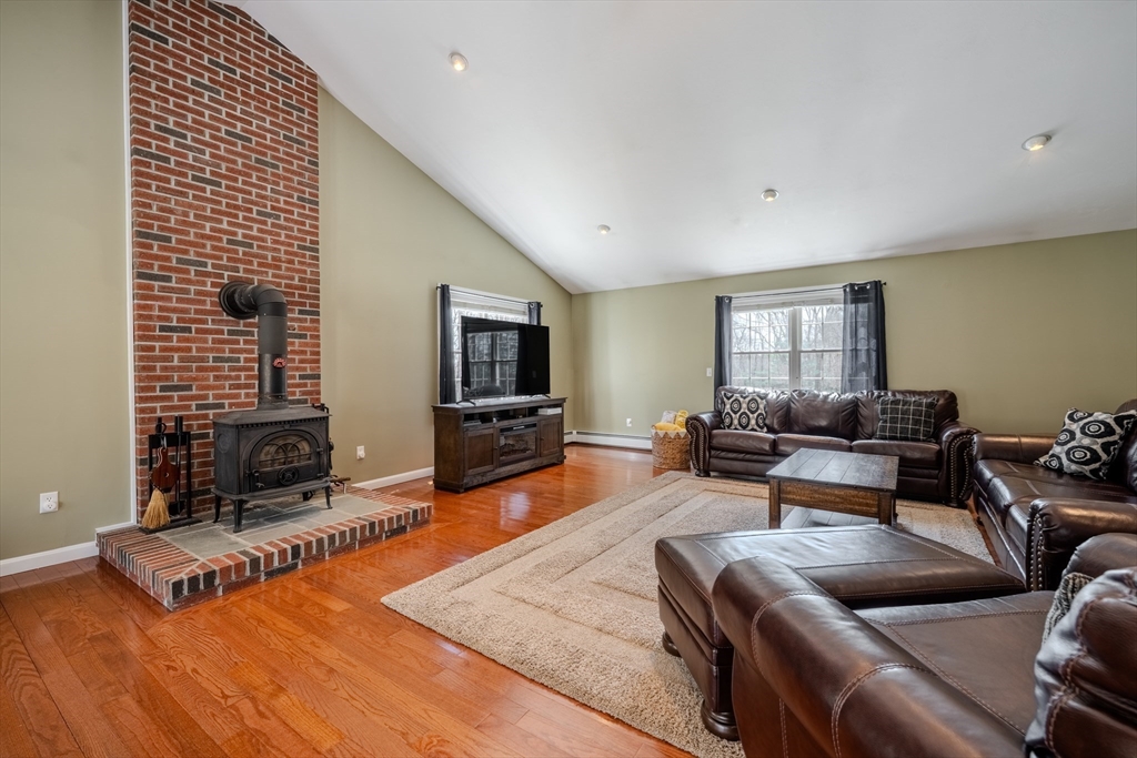 7 R Oxbow Road Oxford, MA 01537 - Photo 13 of 42