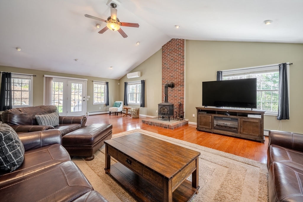 7 R Oxbow Road Oxford, MA 01537 - Photo 16 of 42