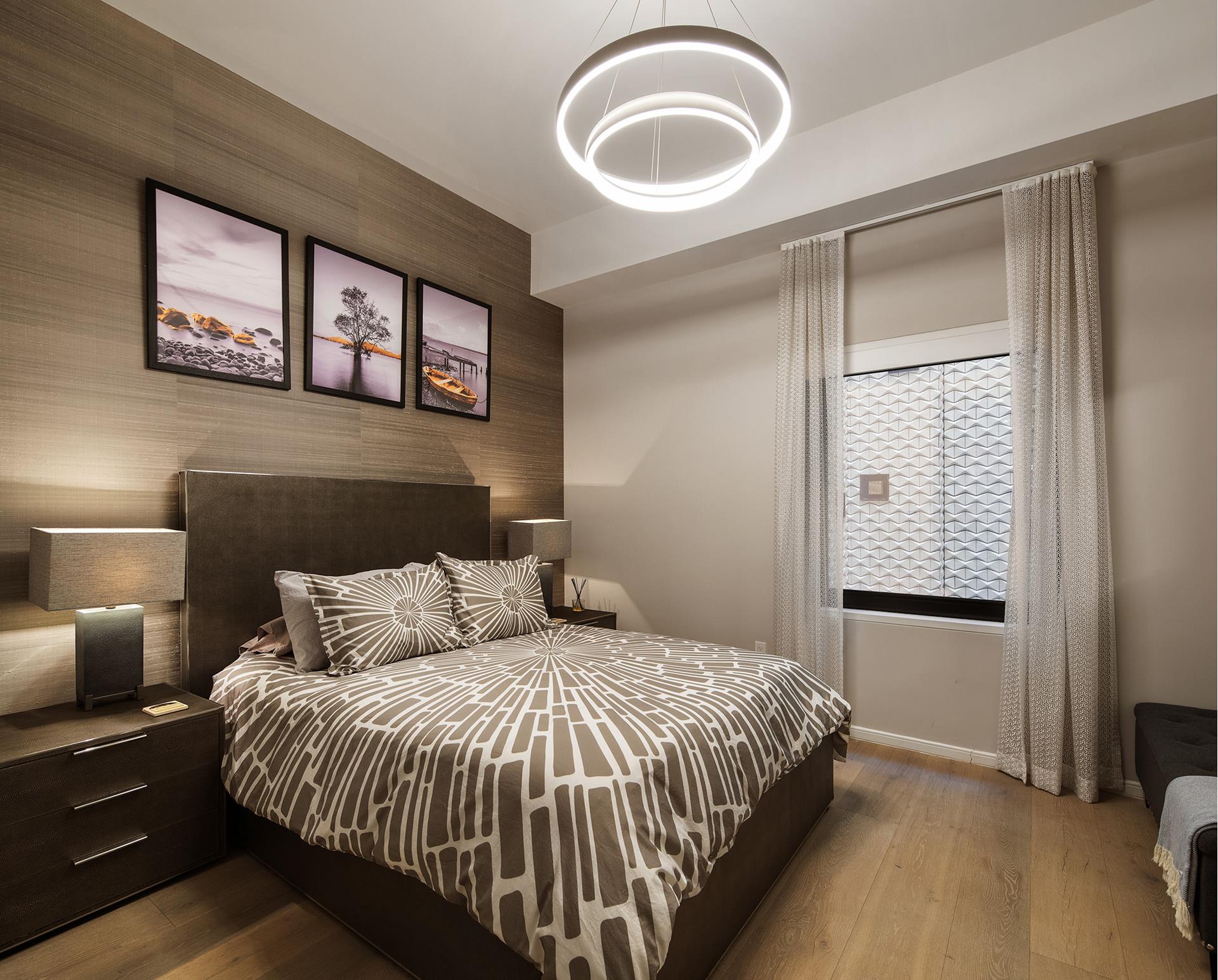 11 Beach Street, Unit THB Manhattan, NY 10013 - Photo 4 of 14 a bedroom with a bed and a window