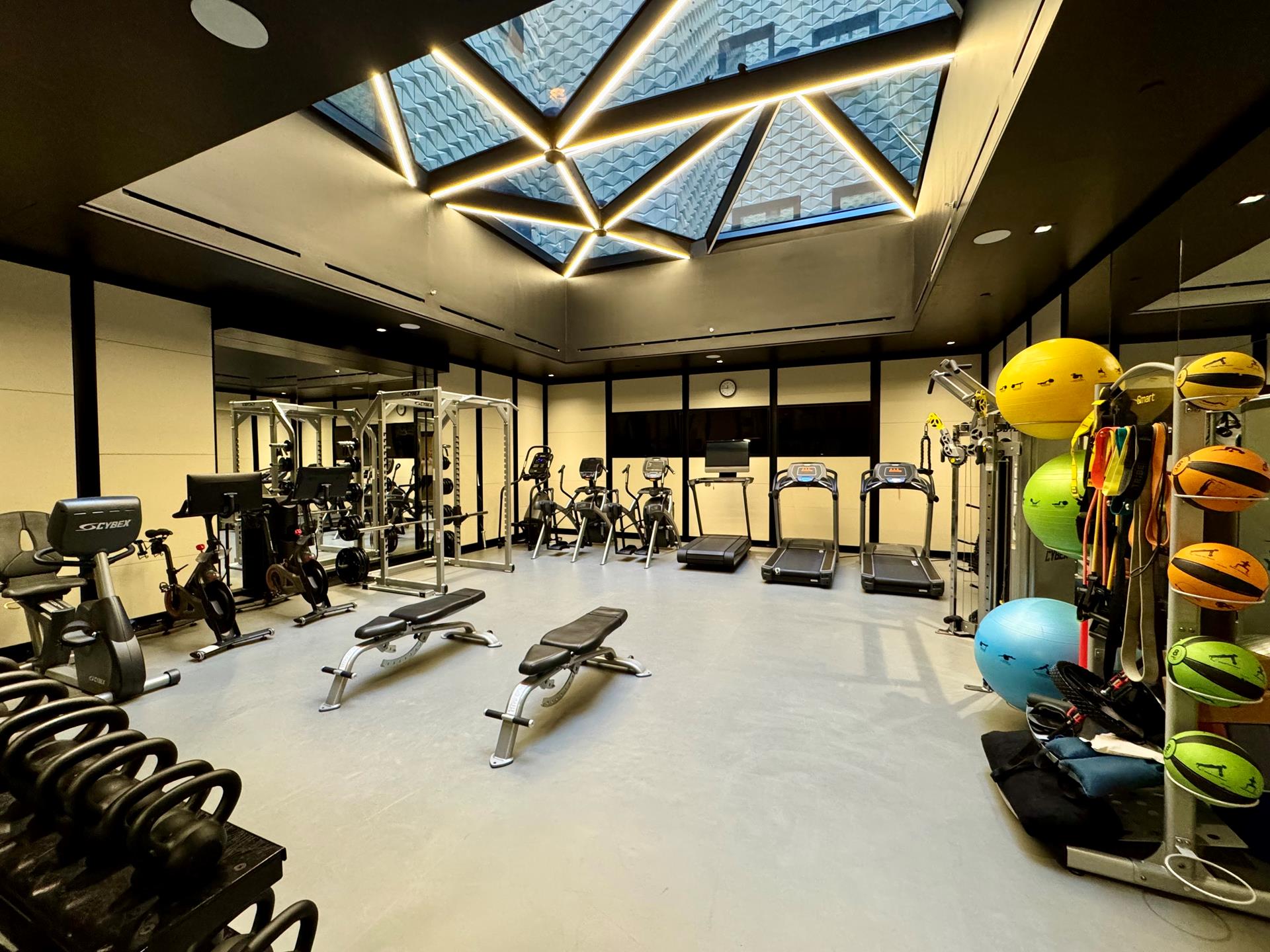 11 Beach Street, Unit THB Manhattan, NY 10013 - Photo 9 of 14 a view of a room with gym equipment