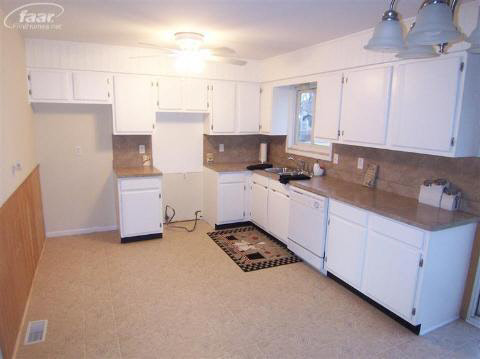 9078 North Bray Road Clio, MI 48420 - Photo 2 of 13 20166557-1.JPG