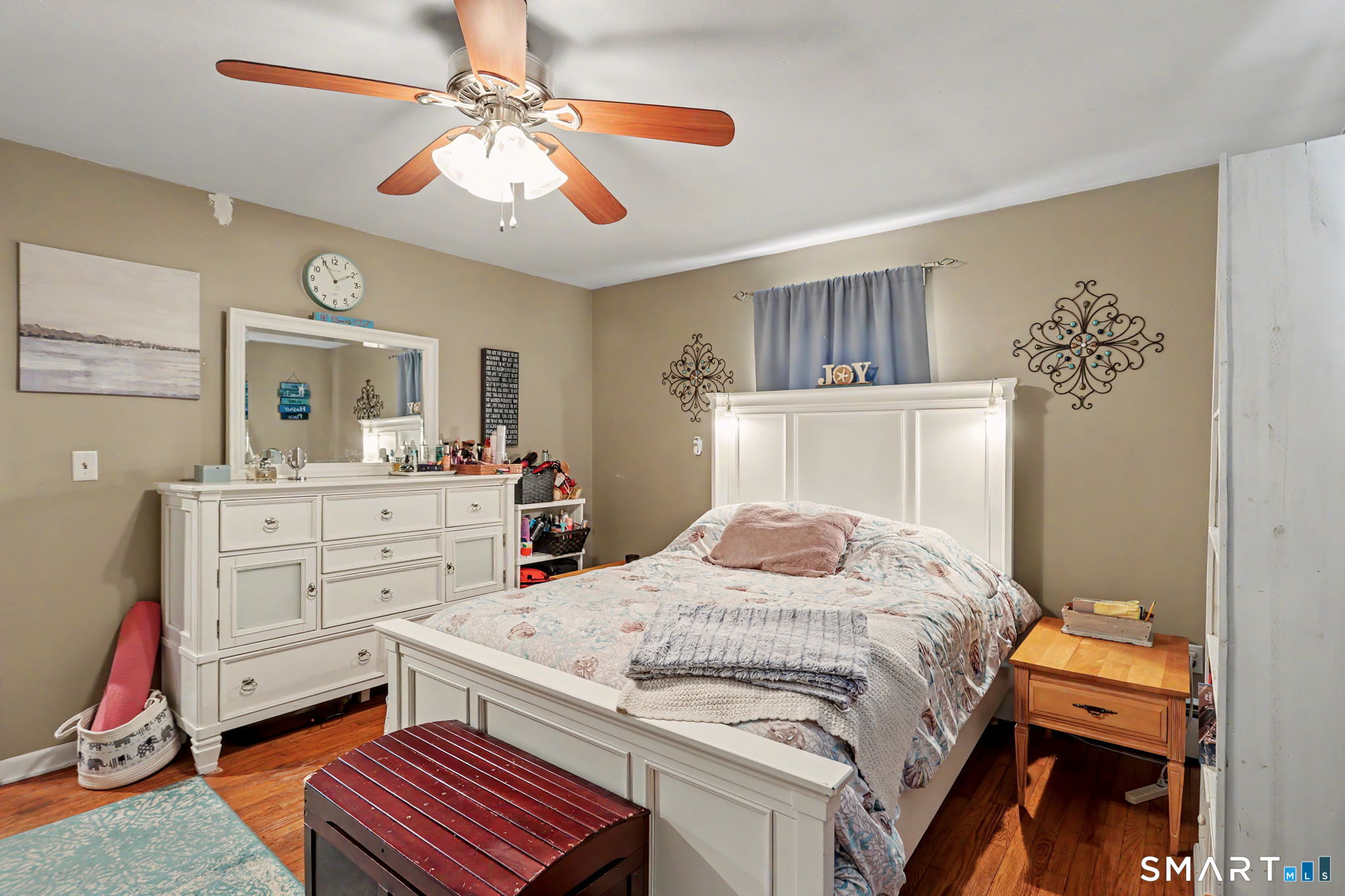 264 Roxbury Road East Lyme, CT 06357 - Photo 8 of 27