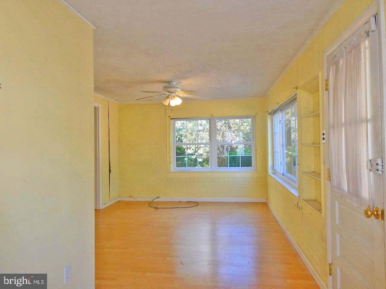 638 Yarmouth Road Towson, MD 21286 - Photo 9 of 23 Family Room