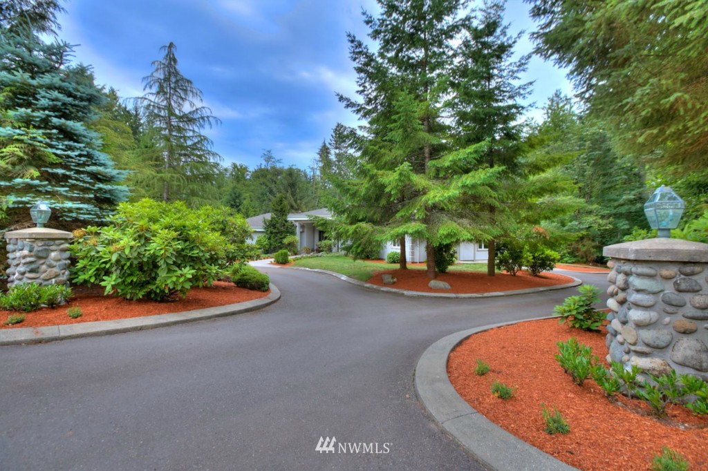 12375 Upper Preston Road Southeast Issaquah, WA 98027 - Photo 1 of 25