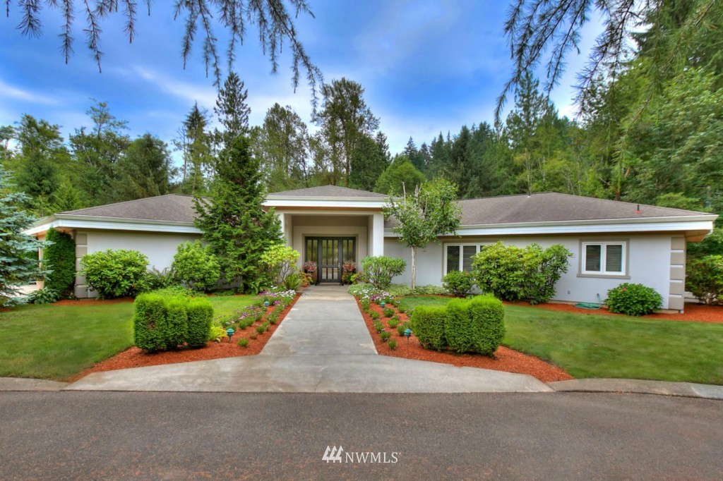 12375 Upper Preston Road Southeast Issaquah, WA 98027 - Photo 2 of 25