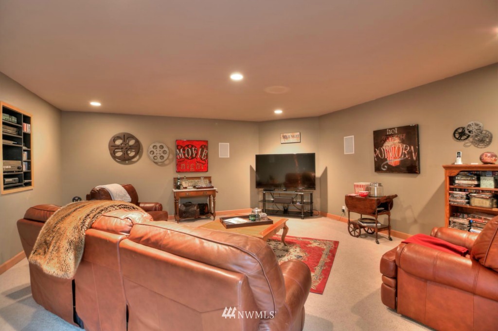12375 Upper Preston Road Southeast Issaquah, WA 98027 - Photo 13 of 25