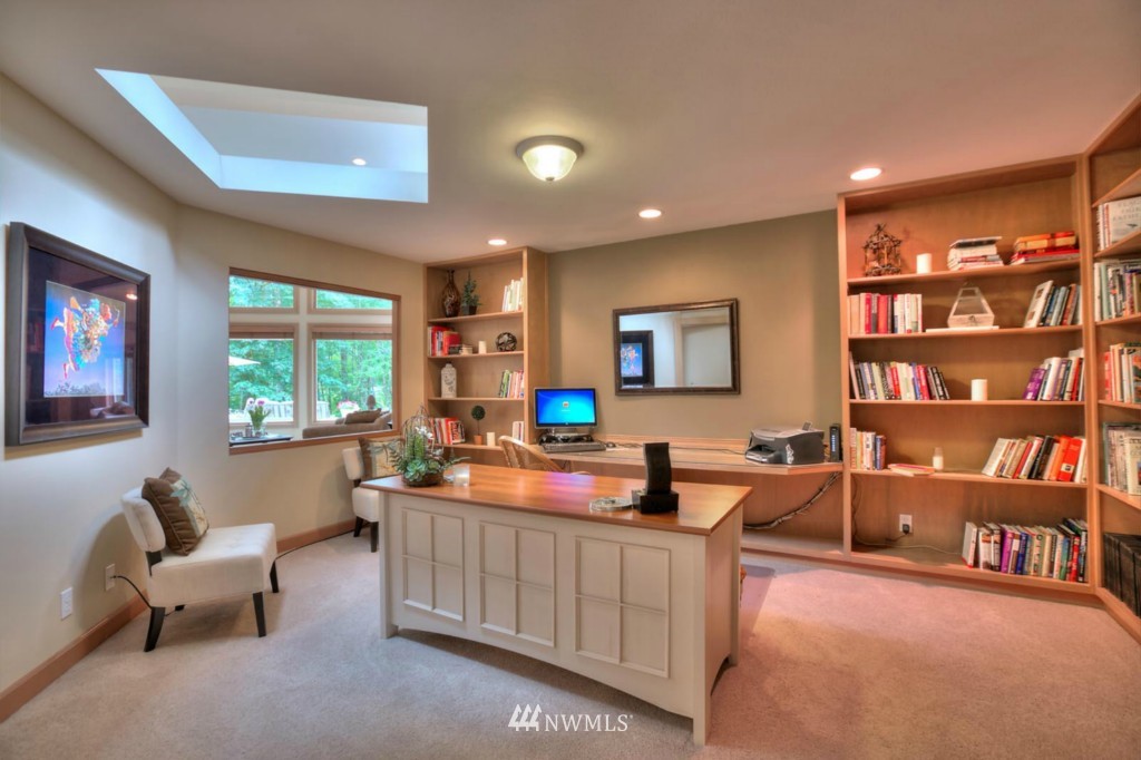 12375 Upper Preston Road Southeast Issaquah, WA 98027 - Photo 14 of 25