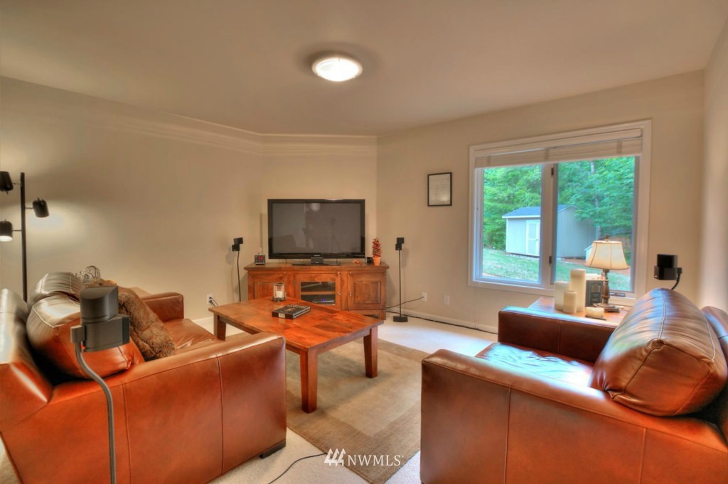 12375 Upper Preston Road Southeast Issaquah, WA 98027 - Photo 19 of 25