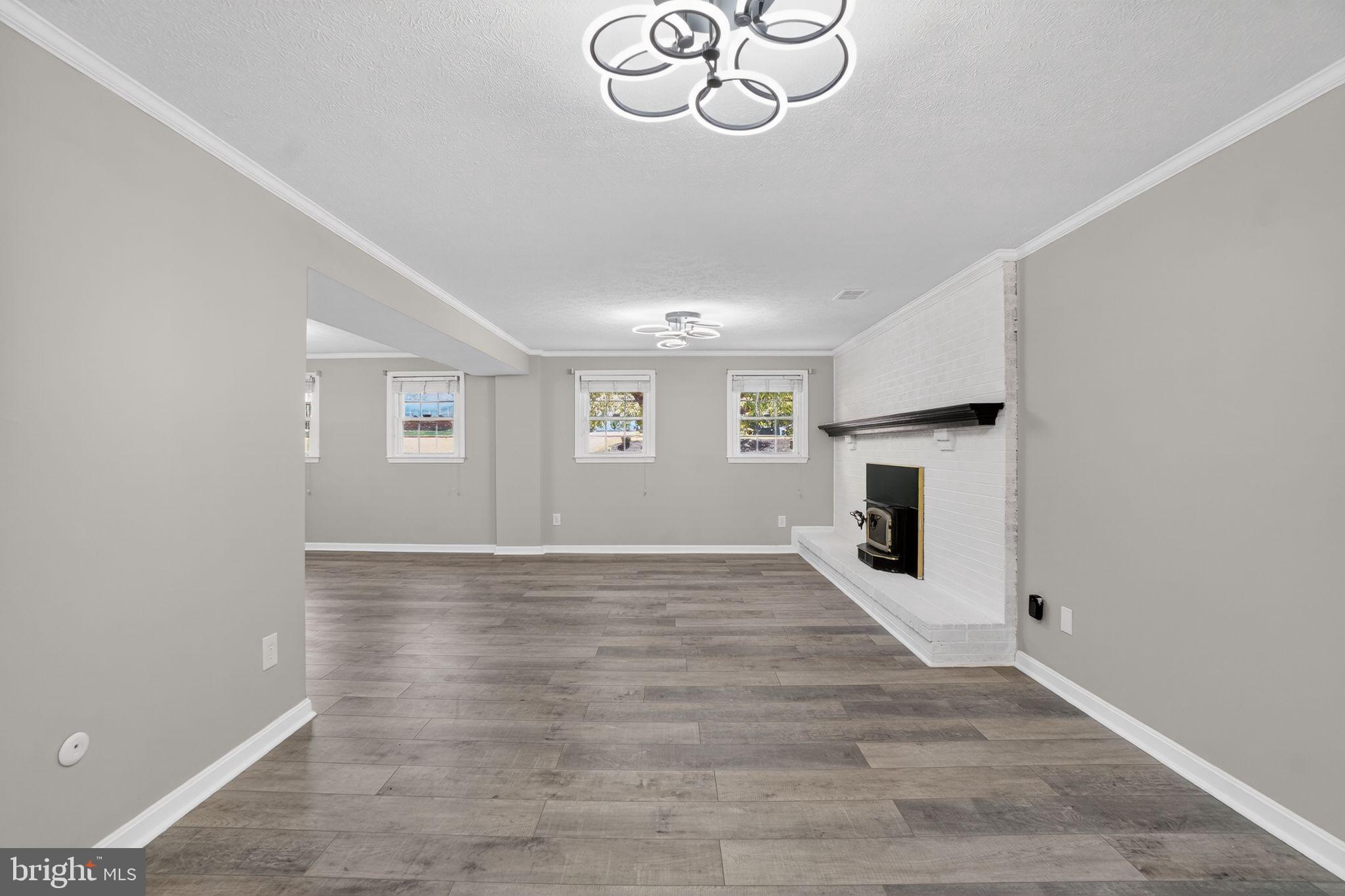 507 Clarks Run Road La Plata, MD 20646 - Photo 17 of 49 Spacious, modern living area awaits you.