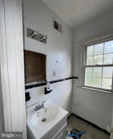 $275,000 | 517 Parkland Place Southeast, Washington, DC 20032