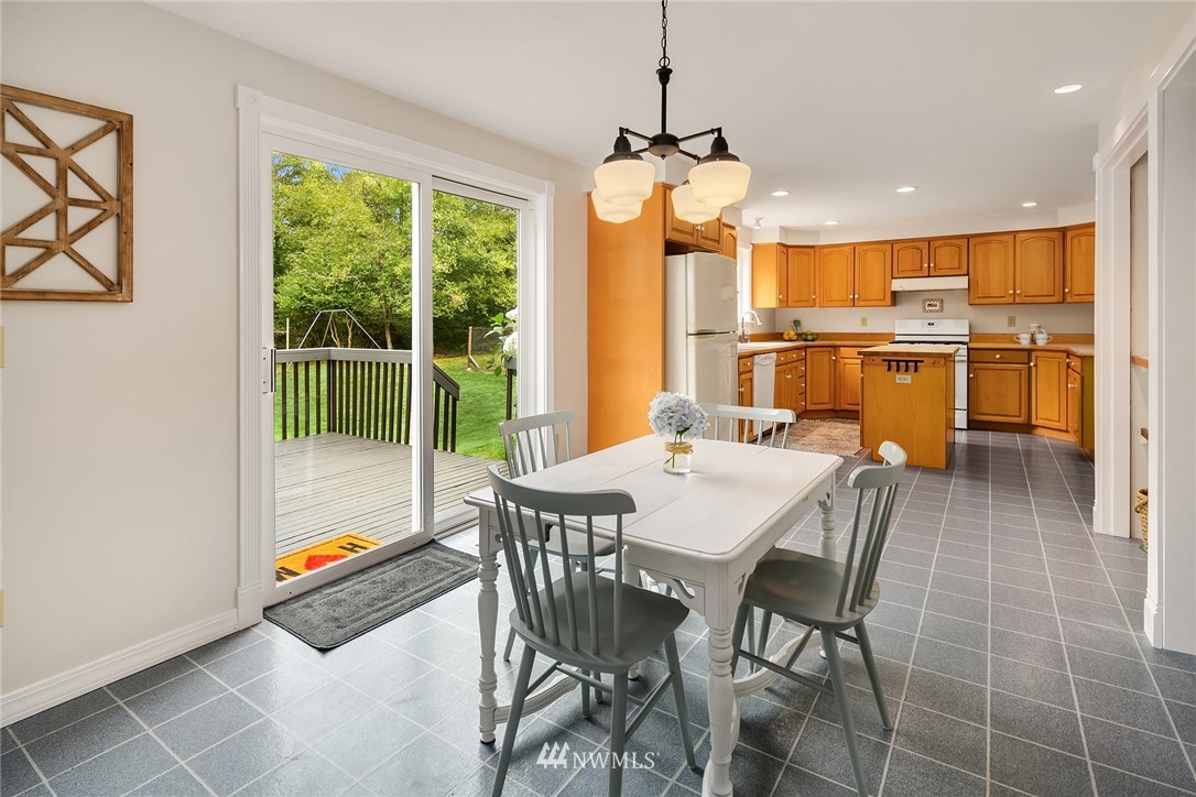 6109 Southwest Point Robinson Road Vashon, WA 98070 - Photo 11 of 25
