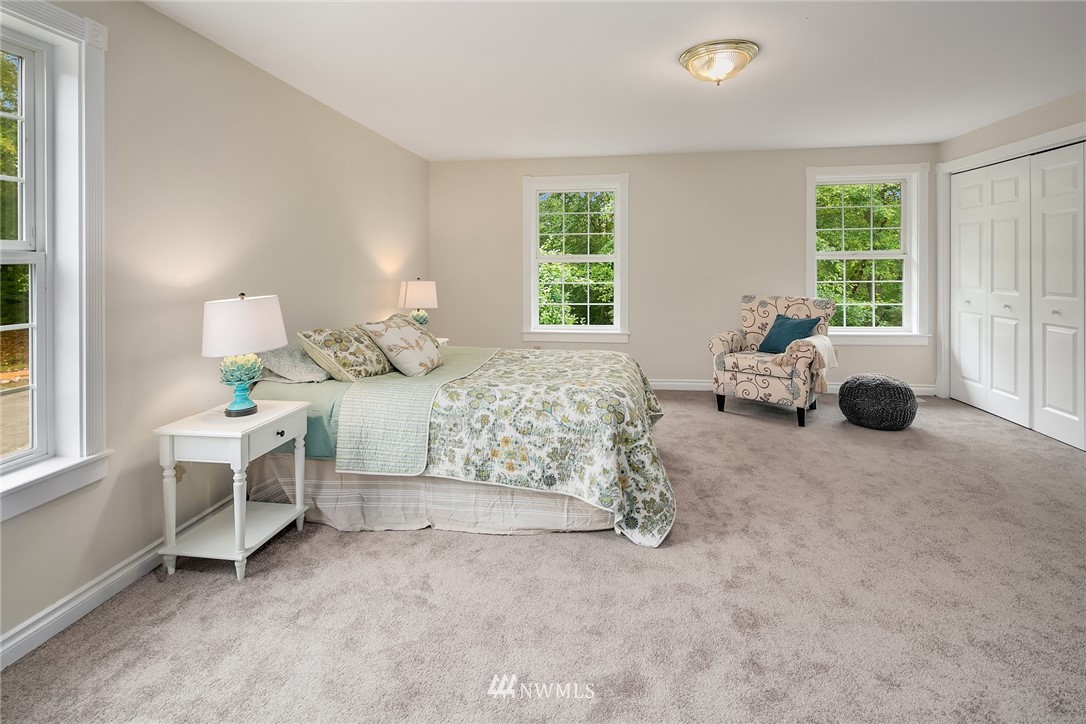 6109 Southwest Point Robinson Road Vashon, WA 98070 - Photo 13 of 25