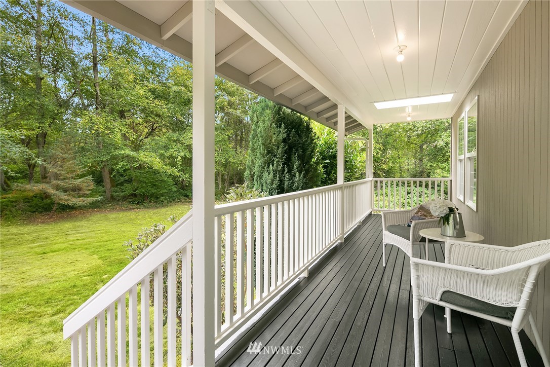 6109 Southwest Point Robinson Road Vashon, WA 98070 - Photo 3 of 25