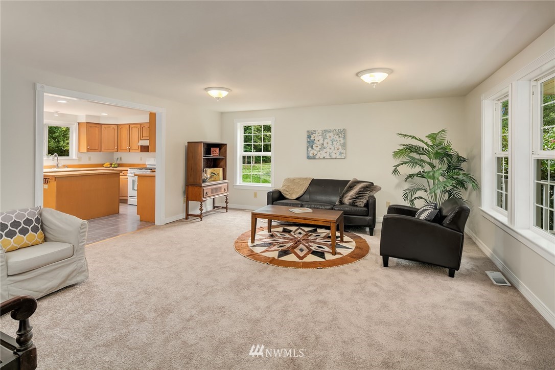 6109 Southwest Point Robinson Road Vashon, WA 98070 - Photo 8 of 25