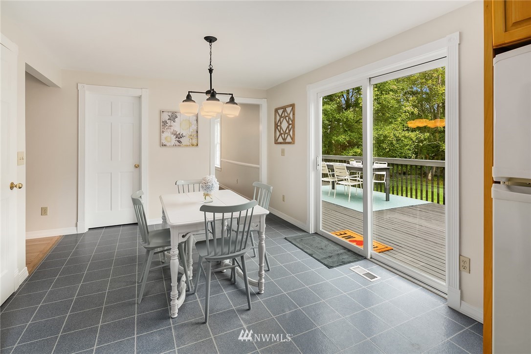 6109 Southwest Point Robinson Road Vashon, WA 98070 - Photo 10 of 25