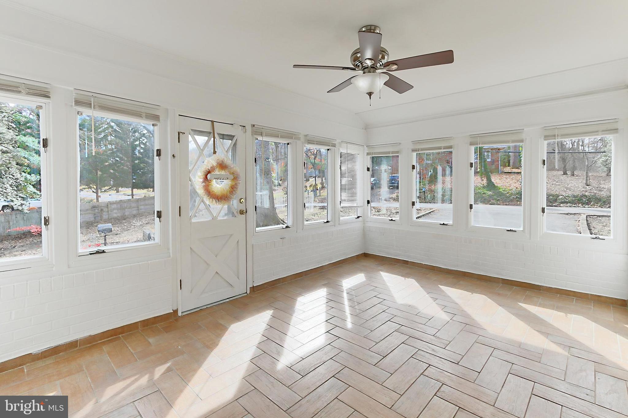 18319 Cabin Road Triangle, VA 22172 - Photo 8 of 43 Gallery Image 8