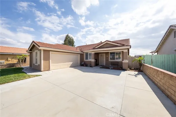 $565,000 | 817 Riverwalk Drive, San Bernardino, CA 92408