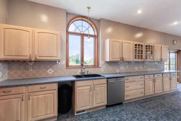 $450,000 | 6697 Nelson Road, Lincoln, NY 13032