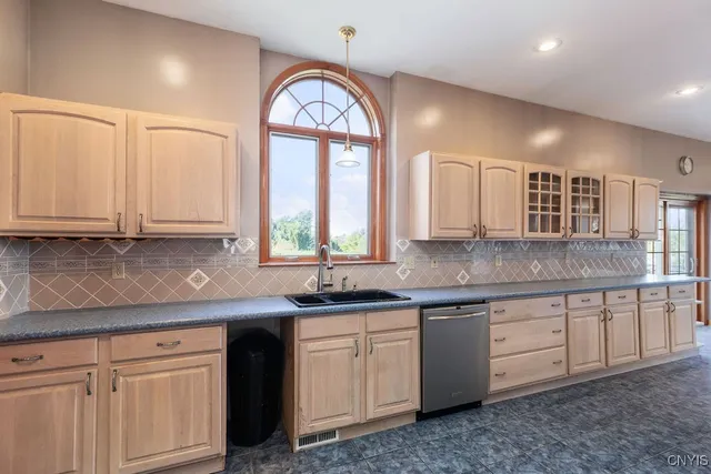 $450,000 | 6697 Nelson Road, Lincoln, NY 13032