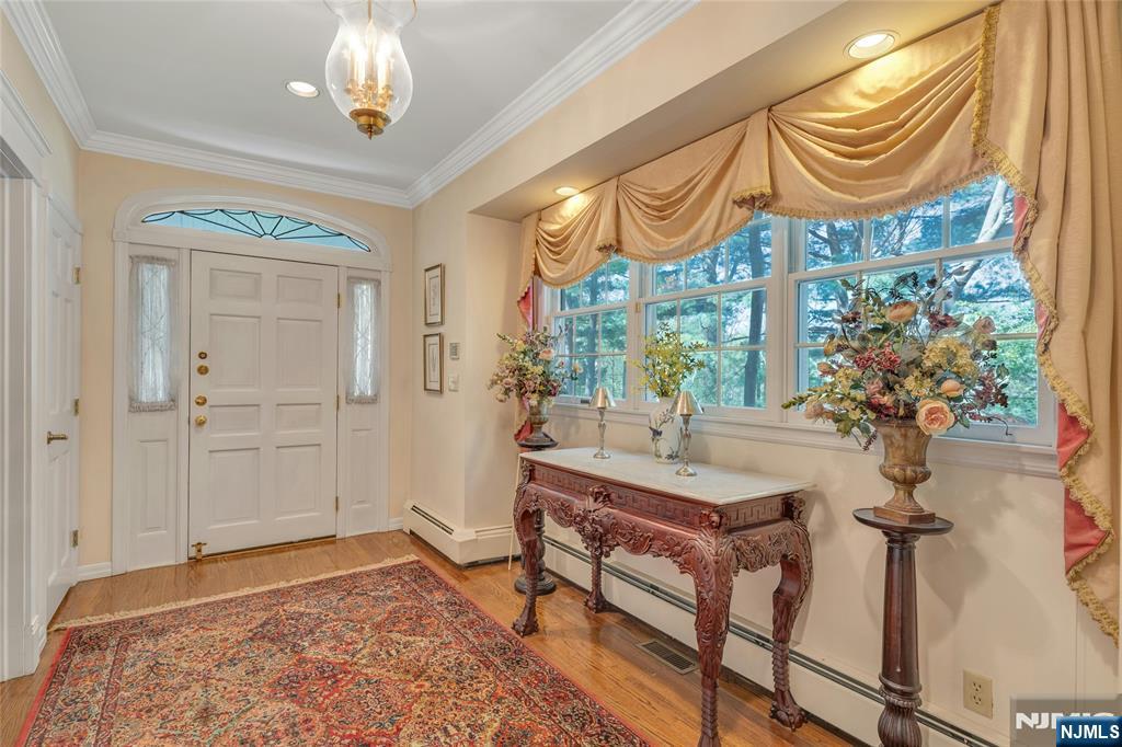 11 Lower Cross Road Saddle River, NJ 07458 - Photo 5 of 35