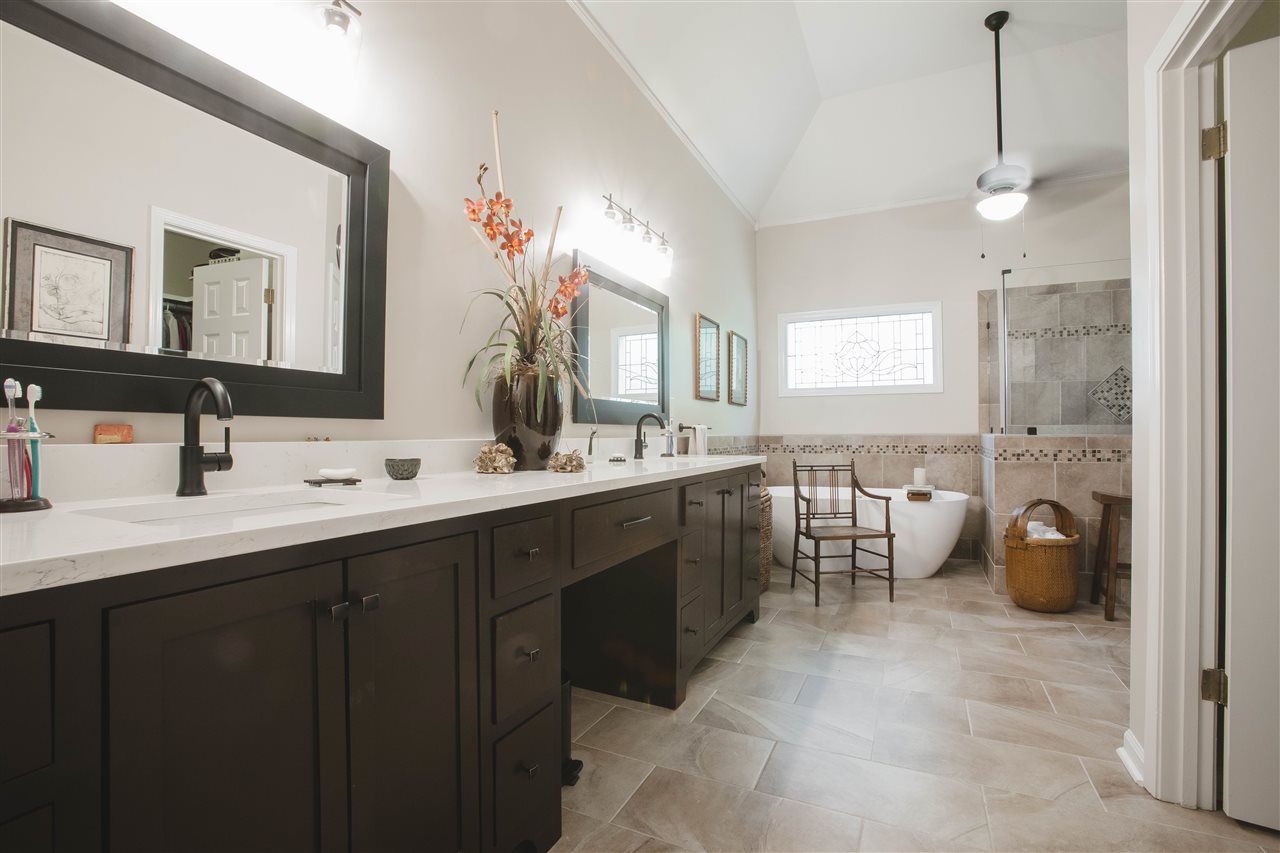 2186 Sunset Road Germantown, TN 38138 - Photo 13 of 25 Another wonderful custom space, not just a blah flip. Can't you feel the stress melting away?