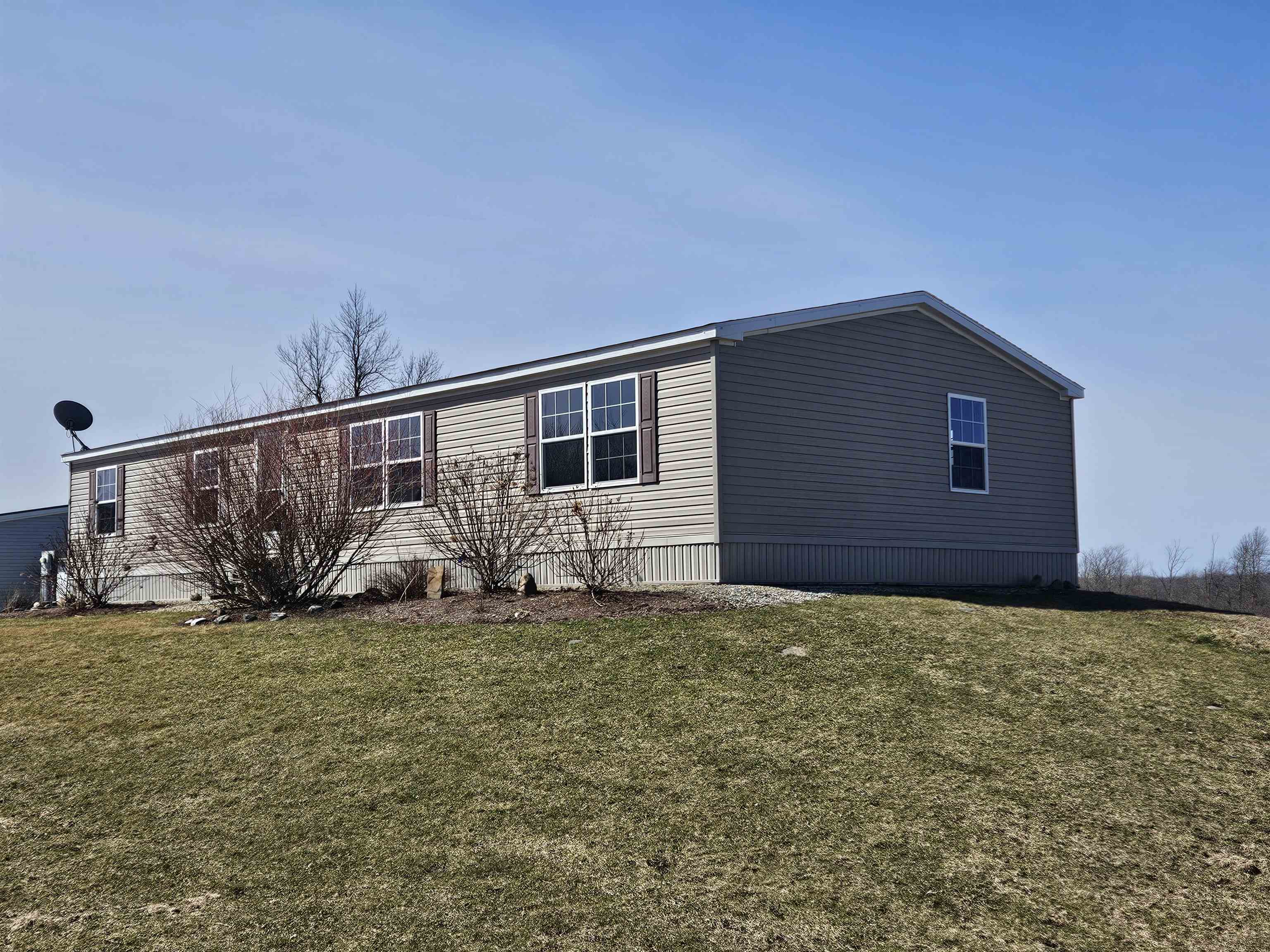 4 Ruth Drive Swanton, VT 05478 - Photo 1 of 33