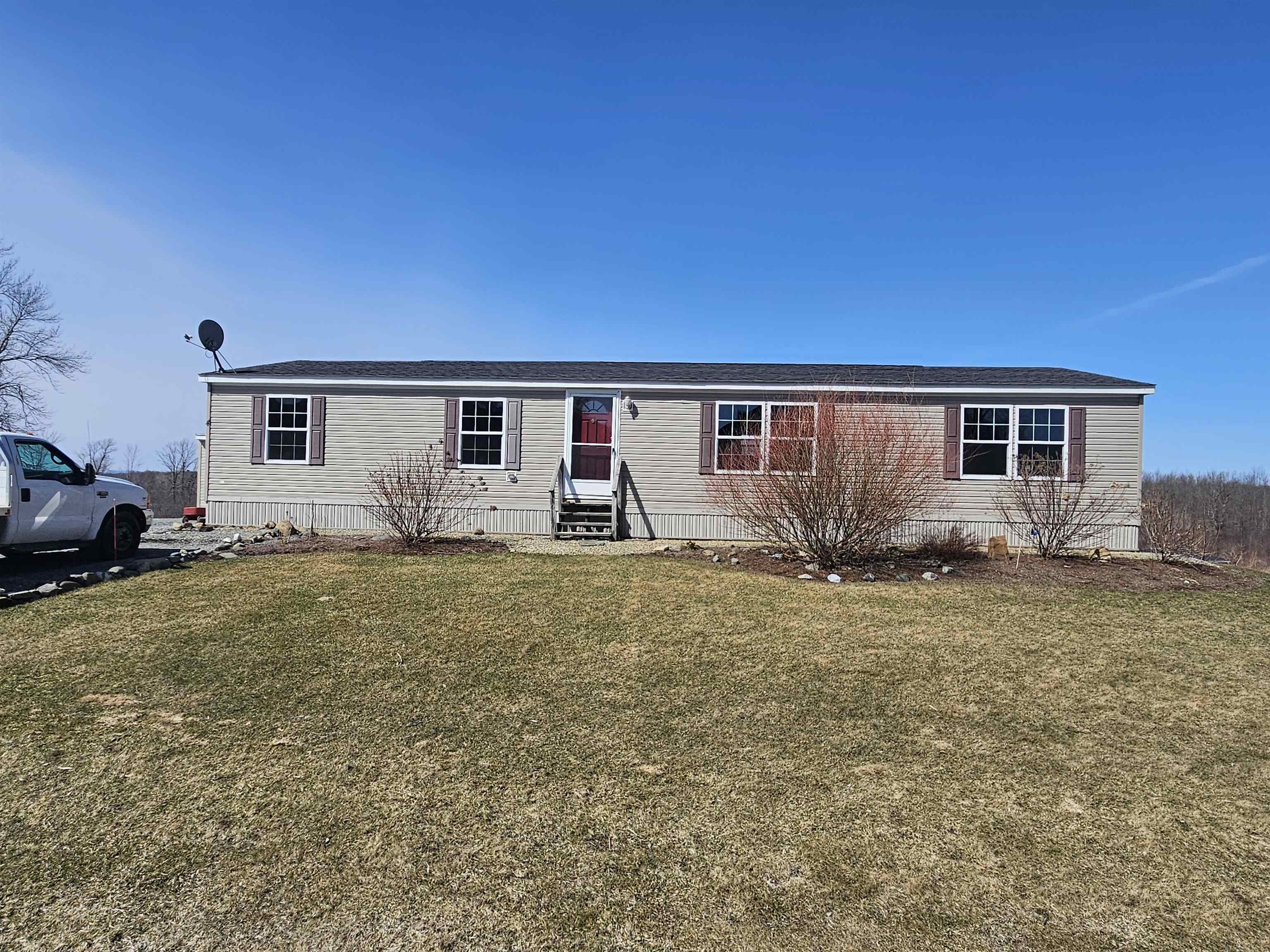 4 Ruth Drive Swanton, VT 05478 - Photo 2 of 33