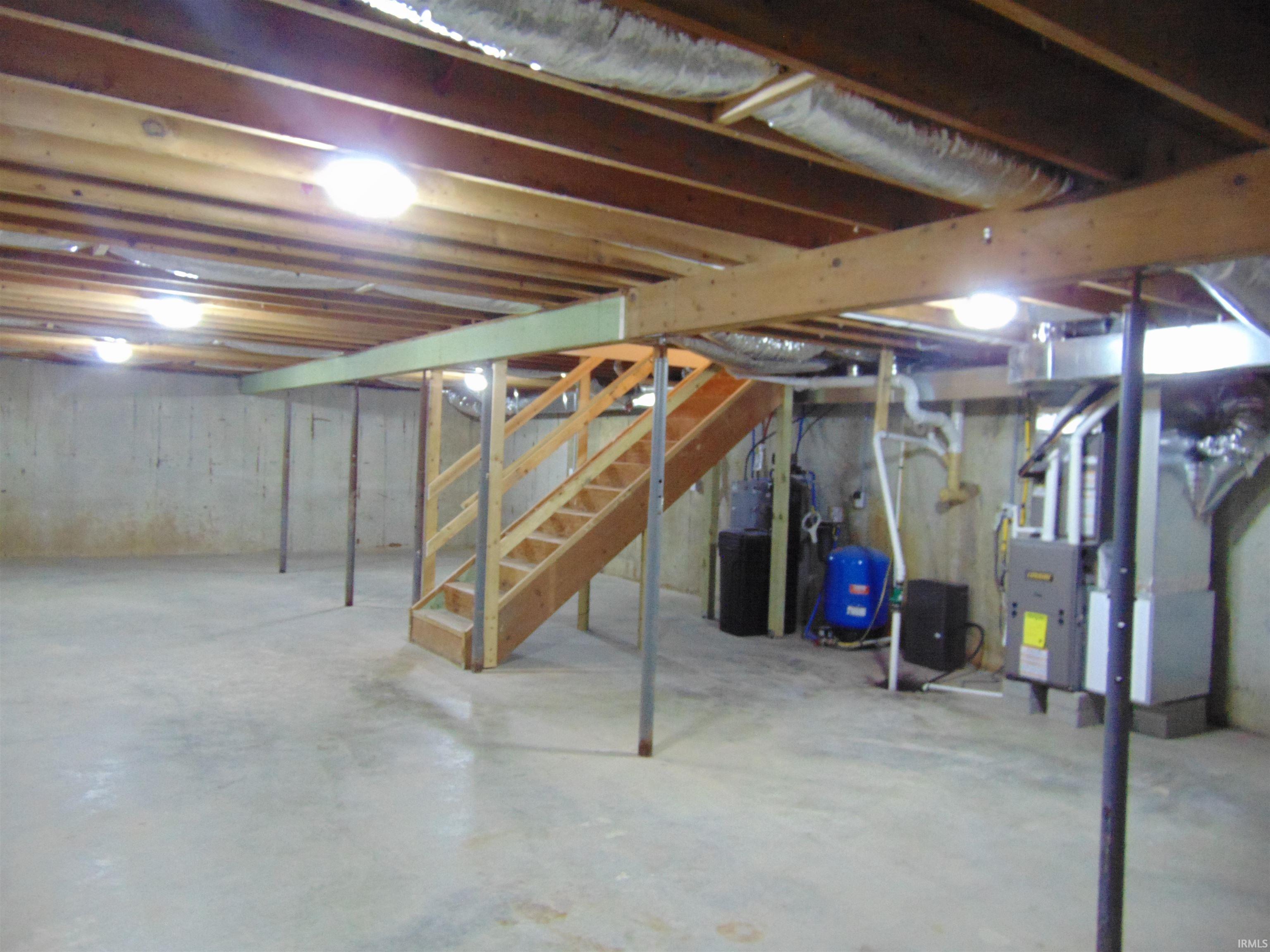 8140 Southeast Jeff Road Warren, IN 46792 - Photo 15 of 19 Gallery Image 15