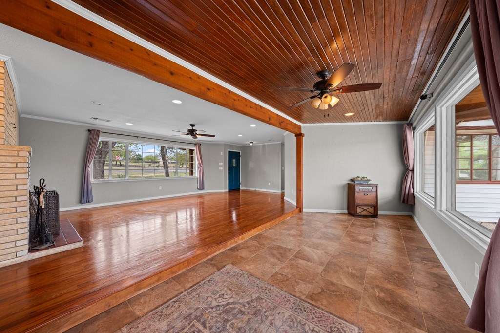 1094 Harper Road Kerrville, TX 78028 - Photo 21 of 32